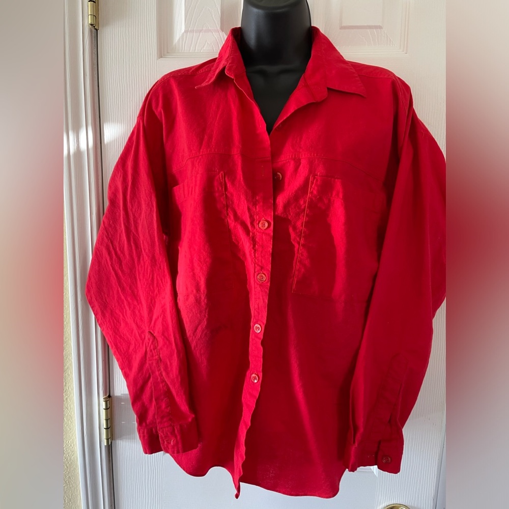 3/$30 ❤️Vintage 80s!  Beautiful Red Cotton top.  Large